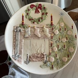 VINTAGE HANDMADE CERAMIC CHRISTMAS TREE/FIREPLACE PLATE